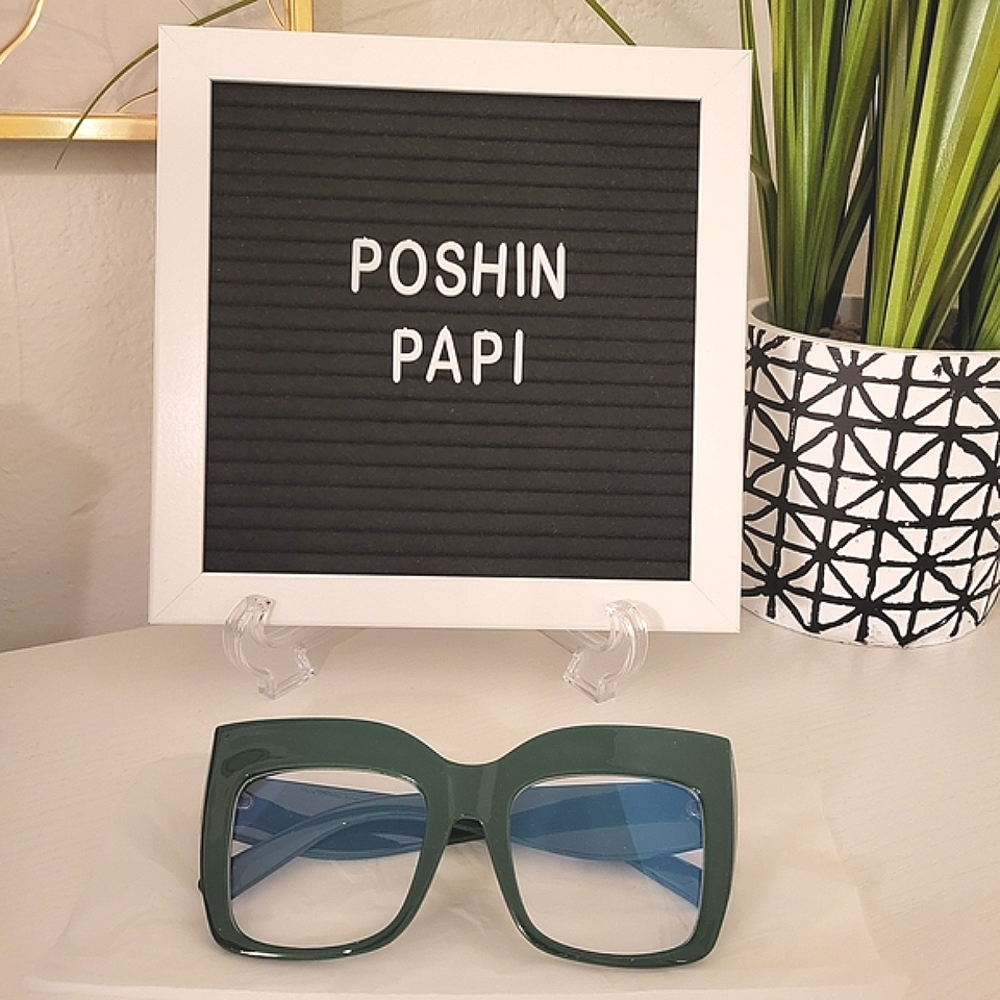 Stylish Green Sunglasses - Picture 4 of 7